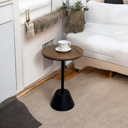 طاولة جانبية دائرية – تصميم صاج معدني مع سطح خشبي بني فاخر