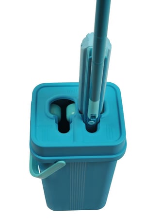 عربية مع ممسحة صوفت تركي