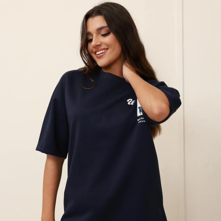 تيشرت اوفر سايز طبي بطبعة خلفية - Oversized T-shirt