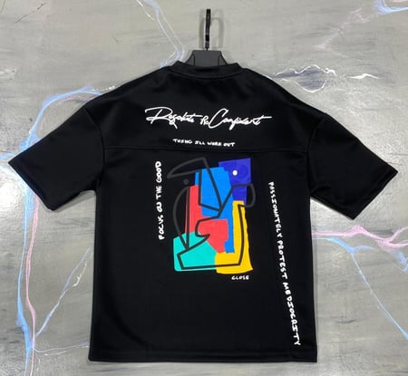 تيشرت اوفر سايز طبي بطبعة خلفية - Oversized T-shirt