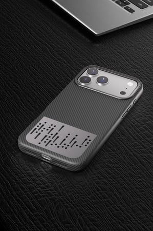 كفر كاربون فايبر اسود من اكس وولف لايفون 14 برو ماكس