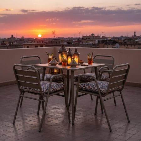 طقم جلسات خارجية – 4 كراسي مع طاولة شكل مودرن للحدائق والجلسات