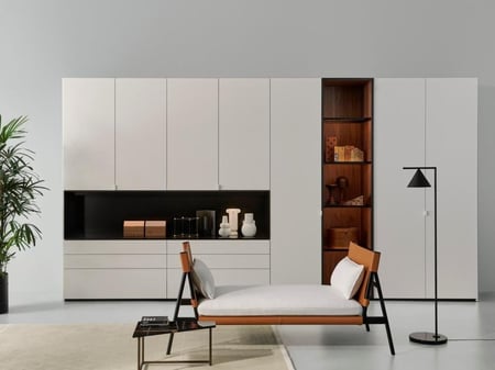 خزانة الملابس وايتس بأبواب خشبية من اخشاب