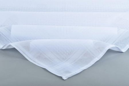 شماغ جيلاردو شبابي ابيض