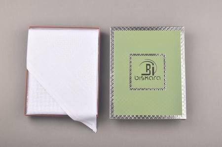 شماغ رجالي بيسكارا ابيض 2051