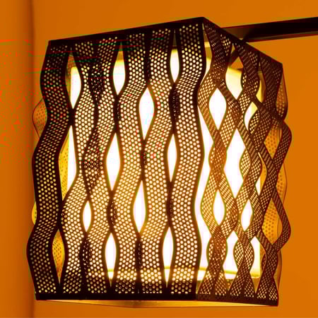 ثريا علاقي مسطرة انارة ثلاث مكعبات شبك مموج معدن اسود