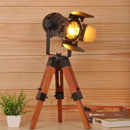 مصباح طاولة شكل كشاف ستايل امريكي ارجل خشبية