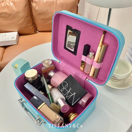 شنطة ميك اب T