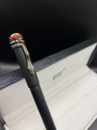 قلم الثعبان مونت بلانك طبق الاصل - متجر كيان