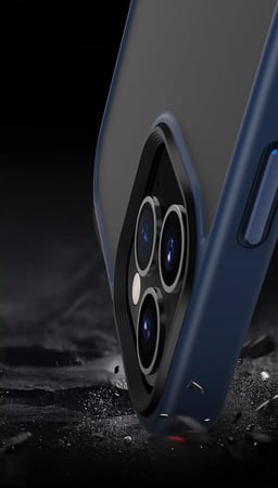 غطاء حمايه ايفون 13 مقاوم السقوط حتى 2 متر من شركة كوما اسود