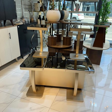 طاولة صندوق شمباني