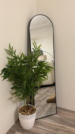 مرايا بارتي اسود