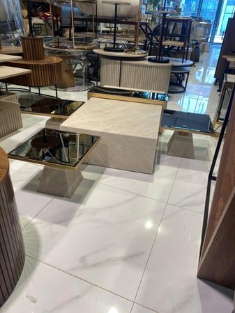 طاولة ارضي بديل الحجر و مرايا