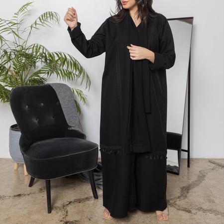 عباية سوداء ملكيN1031