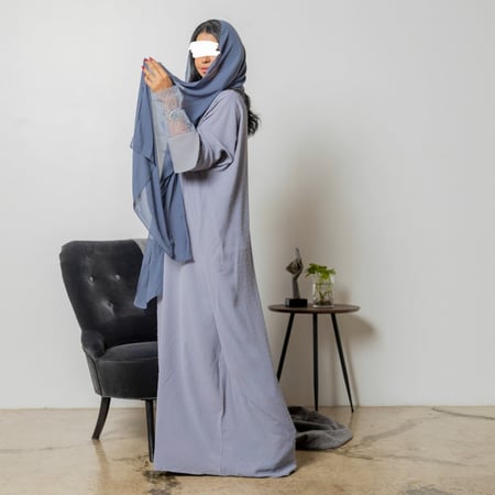 عبايه ملونة منقط باللون الرمادي 2032