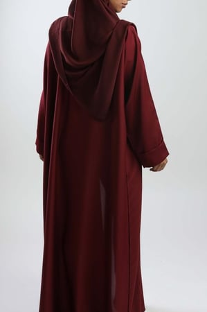 عباية باللون العودي السادة بلمسة حريرية ناعمة5018