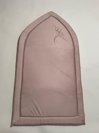 طقم صلاة باليسيه وردي - شرشف وسجادة مخمل فاخرة