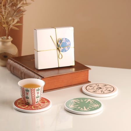 كوستر بهوية يوم التأسيس