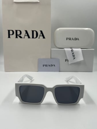نظارات برادا PRADA