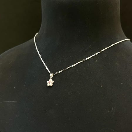 عقد الماس ورد فص احمر