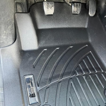 دعاسات السيارة هايلوكس