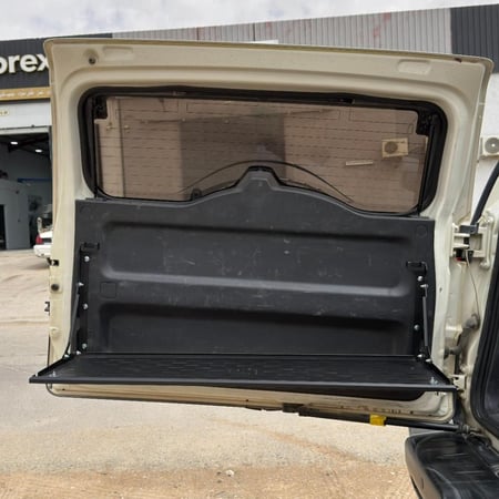 طاولة خدمات اف جي ، برادو LC150