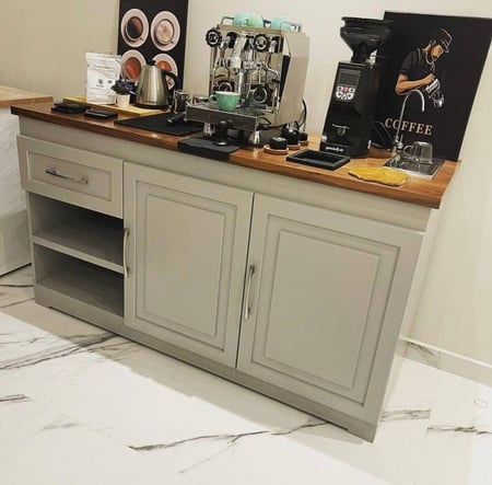 بار قهوة بتصميم عصري