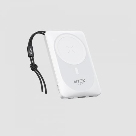 شاحن لاصق بسعة 10 الف امبير - ابيض