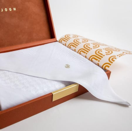 شماغ جوخ الأبيض