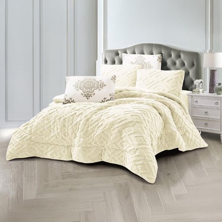 مفرش شتوي أوف وايت مزدوج بتصميم محفور أنيق افضل من مفارش السلطان