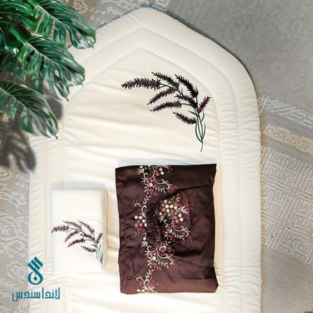 طقم صلاة مع سجادة ومصحف