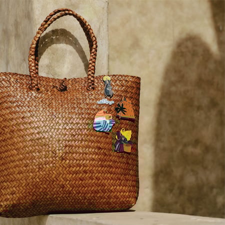 بنز طوق الورد Flower Crown Pin I