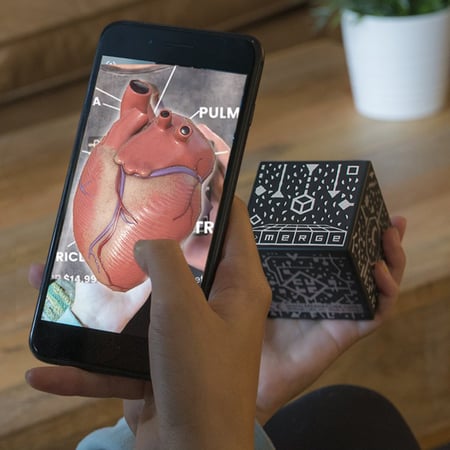 مكعب الواقع المعزز Merge cube