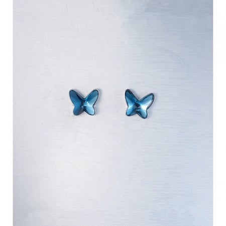 اقراط الفراشة الزرقاء