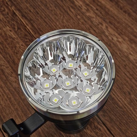 كشاف AMUTORCH DM80