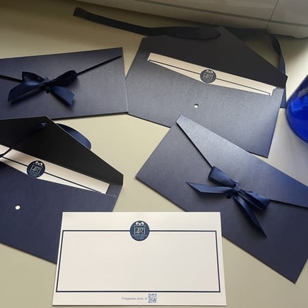 كرت ( كتابتها في الملاحظات )