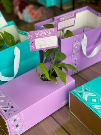 "تخرج " بوكس مع الكيس و"المبخرة" و الشوكلاته و شجرة البوتس الطبيعيه