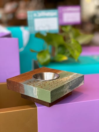 "تخرج " بوكس مع الكيس و"المبخرة" و الشوكلاته و شجرة البوتس الطبيعيه