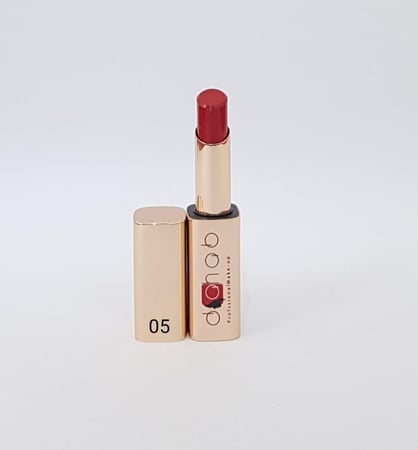 احمر شفاه من ماركة ذهب  مطفي