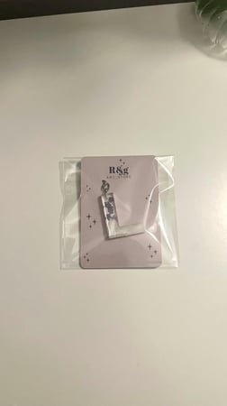 ميداليه مفتاح بالورد