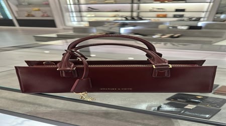 شنطة تشارلز آند كيث