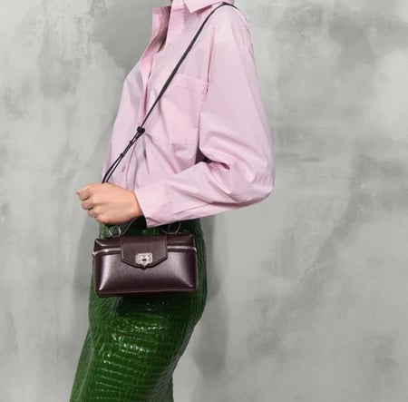 شنطة تشارلز اند كيث