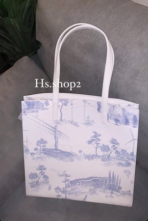 شنطة تيد بيكر ابيض - وسط