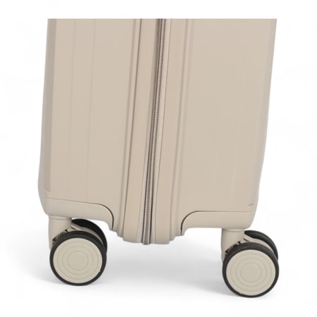 حقيبة  سفر ضد الكسر من خامة البولي بروبيلين مقاس 20 انش - بدبل كفرات- من ماركة AVIATOR-ضمان سنة   شامل الكسر