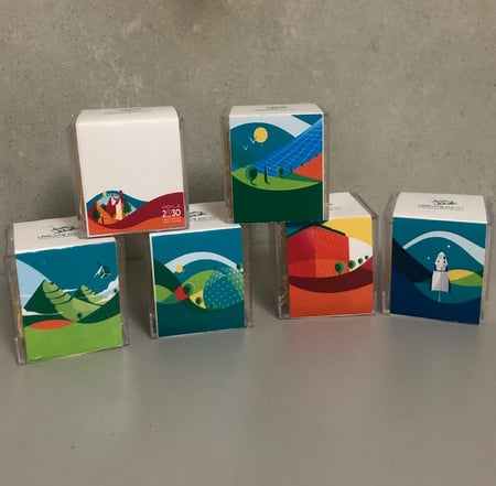 صندوق كريليك و شعار المملكة - مغناطيسي