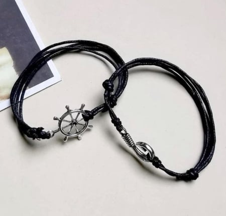 طقم اسوارتين سوداء