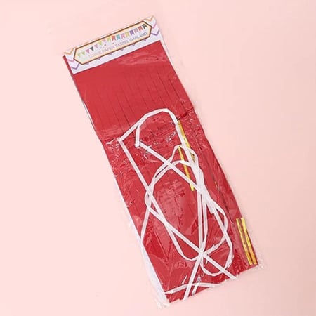 زينة ورقية أحمر