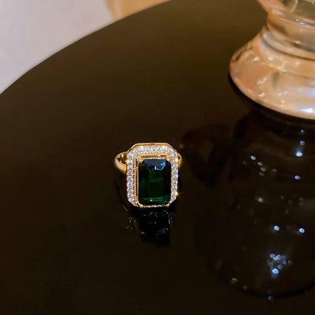 خاتم الكرستال الاخضر