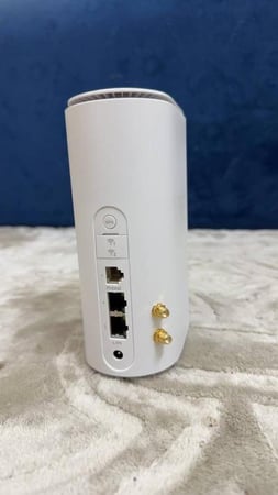 مستخدم رواتر ZTE MC801a يدعم الجيل الخامس ويدعم كل الشرائح ومعدل على انتينا ميمو