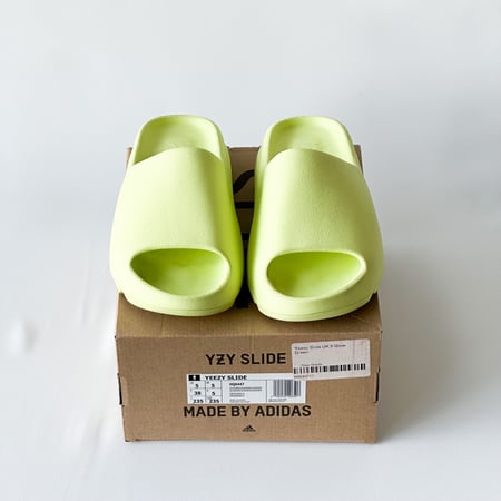 YEEZY SLIDE